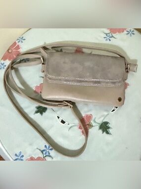 Mia & Luca Beige Crossbody Purse with pewter shimmer flap